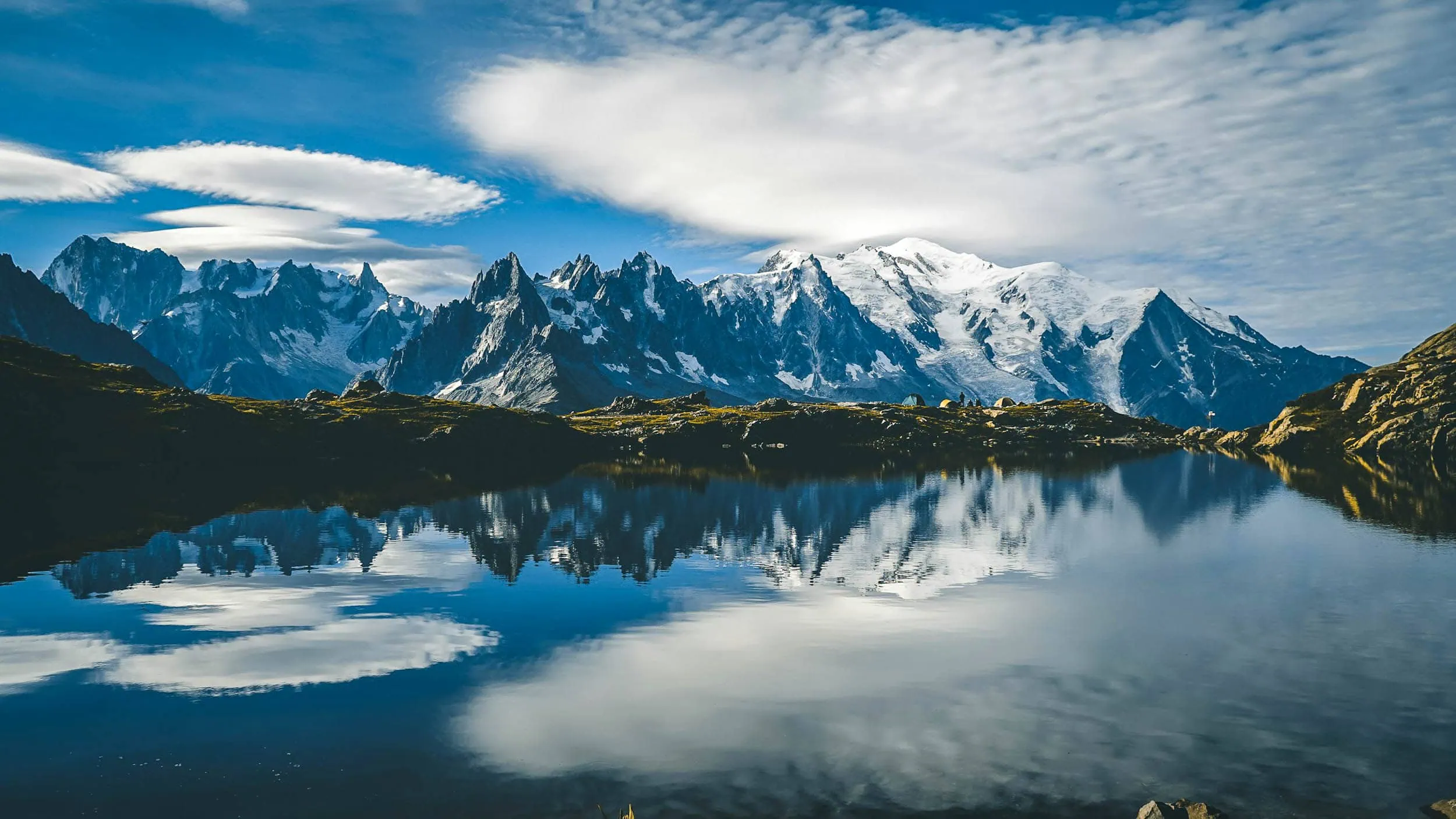 Tour-du-Mont-Blanc-Bergsee-HERO-1
